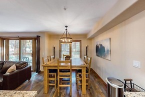 Renovated 2 Bedroom Condo Next to Snowflake Lift - Walk to Lifts and T