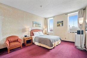 Royal Inn and Suites at Guelph