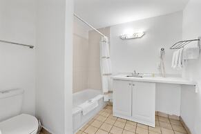 Royal Inn and Suites at Guelph