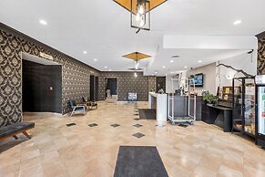 Royal Inn and Suites at Guelph