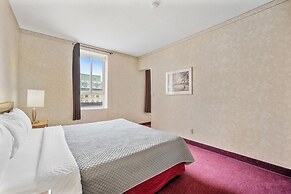 Royal Inn and Suites at Guelph