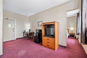 Royal Inn and Suites at Guelph