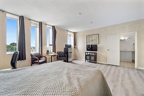 Royal Inn and Suites at Guelph