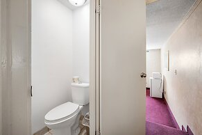 Royal Inn and Suites at Guelph