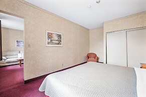 Royal Inn and Suites at Guelph