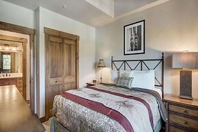 Mountain Thunder Lodge 2 Bedroom Condo - Ski In via Skyway Skiway!