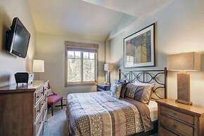 Mountain Thunder Lodge 2 Bedroom Condo - Ski In via Skyway Skiway!