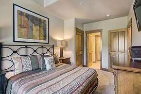 Mountain Thunder Lodge 2 Bedroom Condo - Ski In via Skyway Skiway!