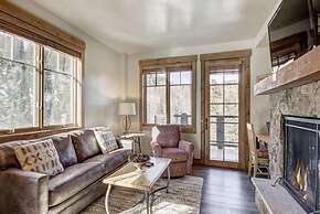 Mountain Thunder Lodge 2 Bedroom Condo - Ski In via Skyway Skiway!