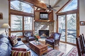 Ski-in/ski-out 3 Bedroom Townhome at Snowflake Lift With Private Hot T