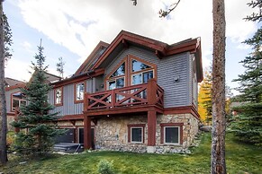 Ski-in/ski-out 3 Bedroom Townhome at Snowflake Lift With Private Hot T