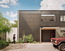 Frame Hotel - SoCo