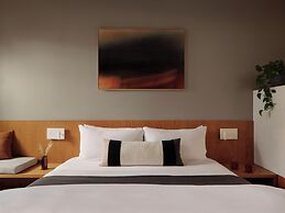 Frame Hotel - SoCo