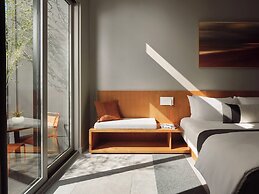Frame Hotel - SoCo
