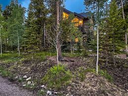 Luxury Ski in, Ski out 3 Bedroom Townhome at the Snowflake Lift - Sadd
