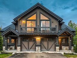 Luxury Ski in, Ski out 3 Bedroom Townhome at the Snowflake Lift - Sadd