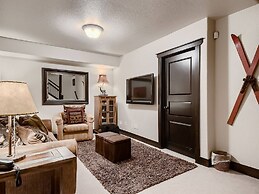 Luxury Ski in, Ski out 3 Bedroom Townhome at the Snowflake Lift - Sadd
