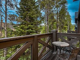 Luxury Ski in, Ski out 3 Bedroom Townhome at the Snowflake Lift - Sadd