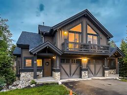 Luxury Ski in, Ski out 3 Bedroom Townhome at the Snowflake Lift - Sadd