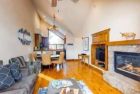 Ski In, Ski Out 3 Bedroom Townhome at Snowflake Lift - Private Hot Tub