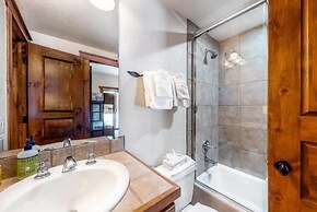 Ski In, Ski Out 3 Bedroom Townhome at Snowflake Lift - Private Hot Tub