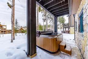 Ski In, Ski Out 3 Bedroom Townhome at Snowflake Lift - Private Hot Tub