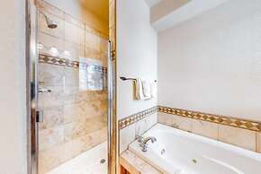 Ski In, Ski Out 3 Bedroom Townhome at Snowflake Lift - Private Hot Tub