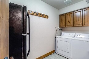 Ski In, Ski Out 3 Bedroom Townhome at Snowflake Lift - Private Hot Tub