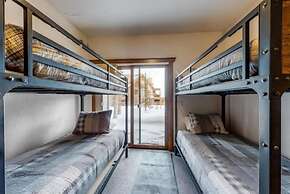 Ski In, Ski Out 3 Bedroom Townhome at Snowflake Lift - Private Hot Tub