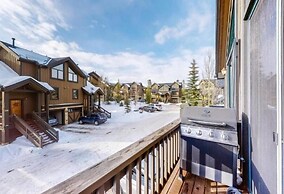 Ski In, Ski Out 3 Bedroom Townhome at Snowflake Lift - Private Hot Tub