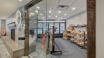 Comfortable 3-bedroom Ski In/out Condo at Peak 9 - Village at Breckenr