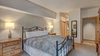 Comfortable 3-bedroom Ski In/out Condo at Peak 9 - Village at Breckenr