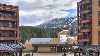 Comfortable 3-bedroom Ski In/out Condo at Peak 9 - Village at Breckenr