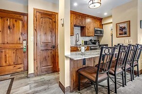 Ski In, Ski Out 1 Bedroom Condo at the Eagle Bahn Gondola