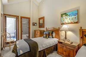 Ski In, Ski Out 1 Bedroom Condo at the Eagle Bahn Gondola