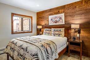 Ski In, Ski Out 1 Bedroom Condo at the Eagle Bahn Gondola