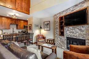 Ski In, Ski Out 1 Bedroom Condo at the Eagle Bahn Gondola