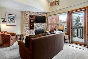 Ski In, Ski Out 1 Bedroom Condo at the Eagle Bahn Gondola