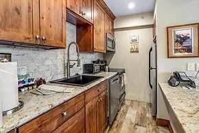 Ski In, Ski Out 1 Bedroom Condo at the Eagle Bahn Gondola