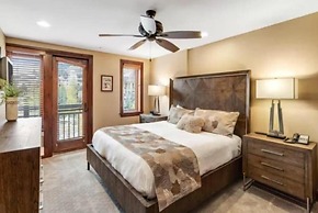Ski In, Ski Out 3 Bedroom Condo at the Eagle Bahn Gondola With Slopesi