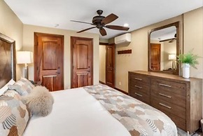 Ski In, Ski Out 3 Bedroom Condo at the Eagle Bahn Gondola With Slopesi