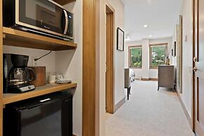 Beaver Creek Village Ski In, Ski Out 2 Bedroom Residence With Pool