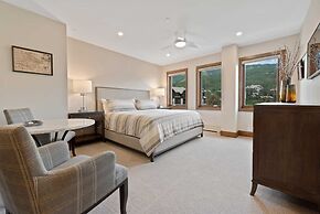 Beaver Creek Village Ski In, Ski Out 2 Bedroom Residence With Pool