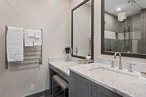 Beaver Creek Village Ski In, Ski Out 2 Bedroom Residence With Pool