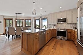 Beaver Creek Village Ski In, Ski Out 2 Bedroom Residence With Pool