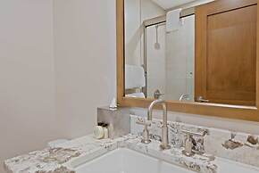 Beaver Creek Village Ski In, Ski Out 2 Bedroom Residence With Pool