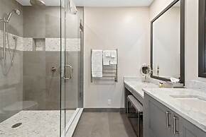 Beaver Creek Village Ski In, Ski Out 2 Bedroom Residence With Pool