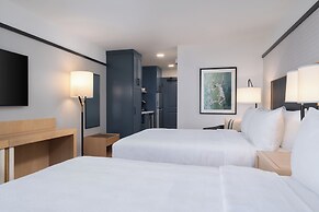 Denizen Hotel