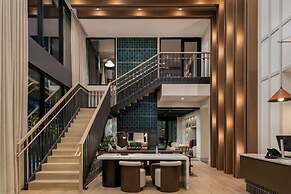 Denizen Hotel