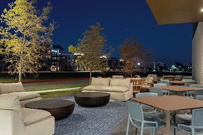 Denizen Hotel